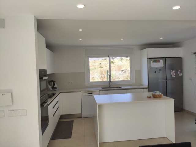 4 Sovrums Villa i Estepona