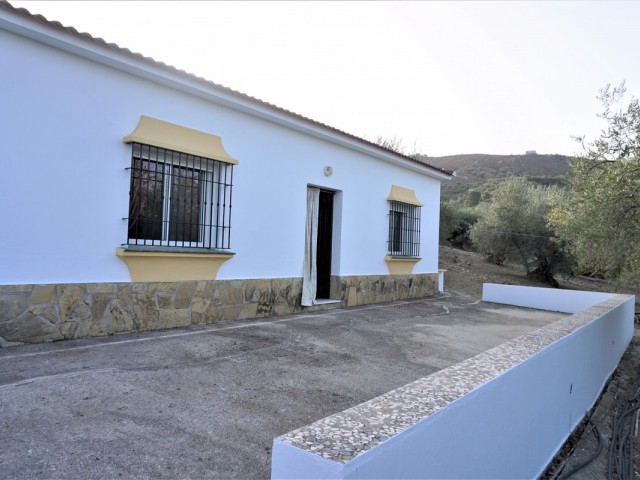 3 Bedrooms Villa in Alcaucín