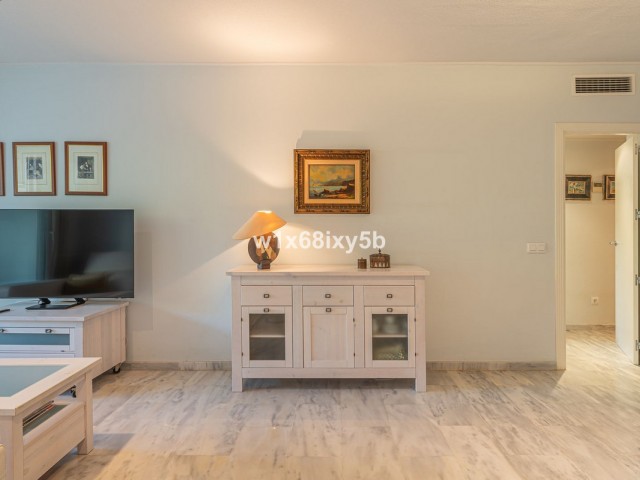 Apartment, Nueva Andalucia, R4397227
