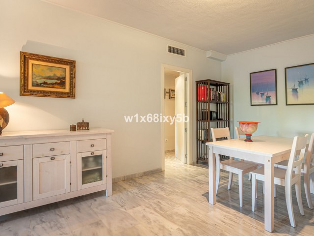 Lägenhet, Nueva Andalucia, R4397227
