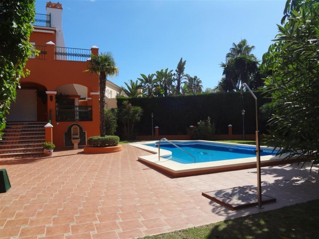 Villa, Bahía de Marbella, R2520899
