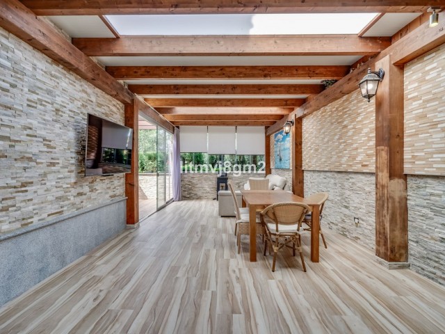 4 Bedrooms Villa in Artola