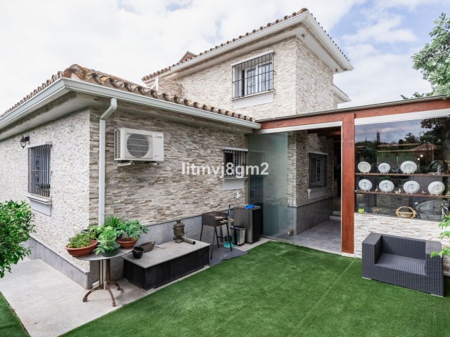 4 Schlafzimmer Villa in Artola