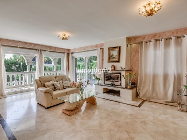 Villa, Artola, R4747441