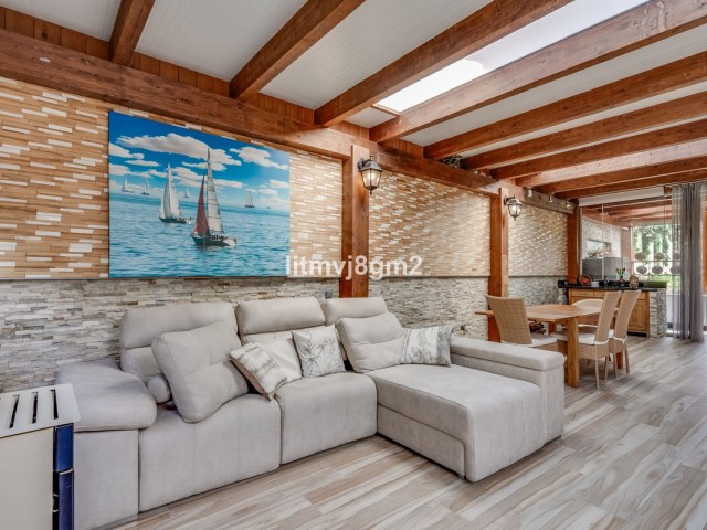 4 Sovrums Villa i Artola