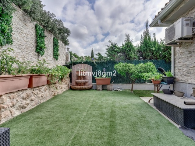 4 Sovrums Villa i Artola