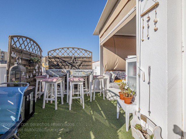 Maison mitoyenne avec 3 Chambres  à Málaga