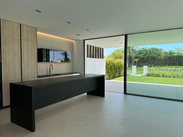 4 Slaapkamer Villa in Nueva Andalucía