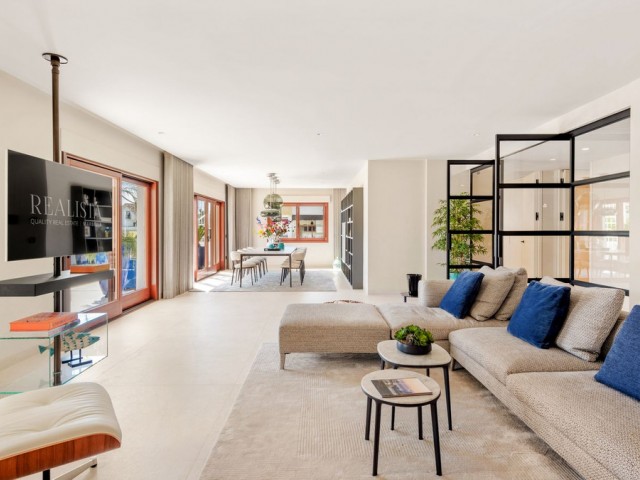 Penthouse in The Golden Mile