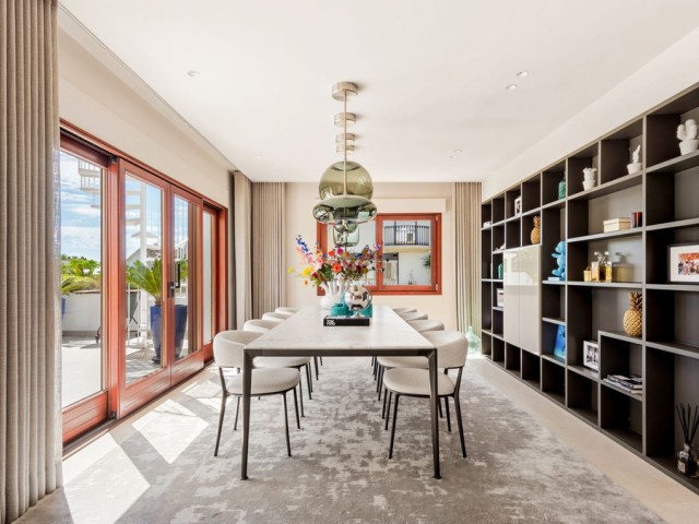 Penthouse avec 4 Chambres  à The Golden Mile