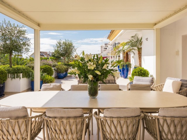 Penthouse avec 4 Chambres  à The Golden Mile