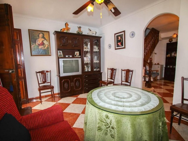 6 Schlafzimmer Reihenhaus in Guaro