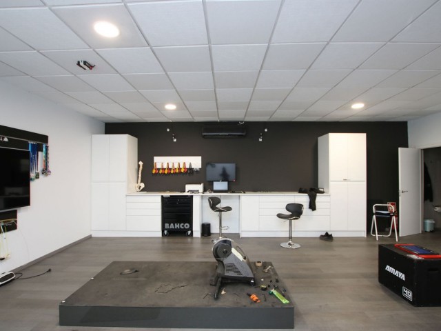 Liikekiinteistö Alhaurín el Grande