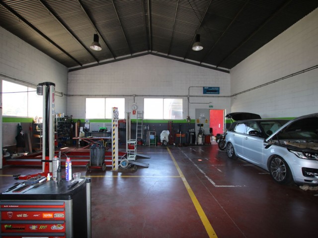 Commercial in Alhaurín el Grande