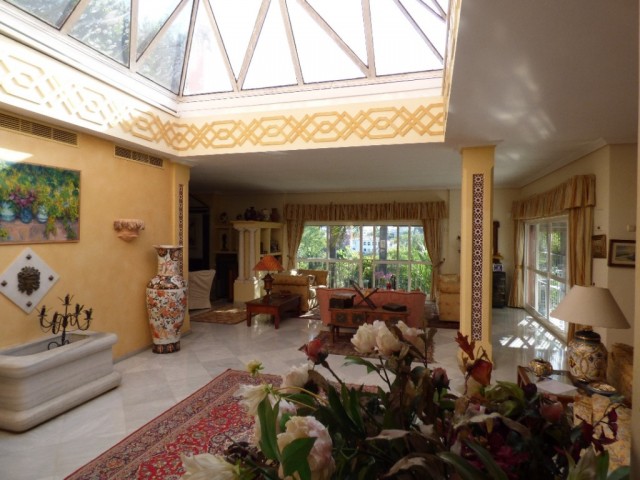 Villa con 9 Dormitorios  en Torrenueva