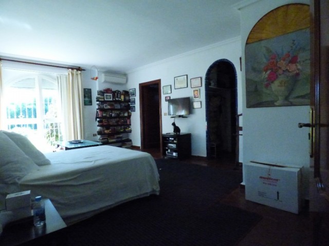 Villa con 9 Dormitorios  en Torrenueva