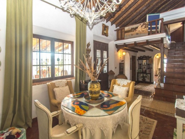 6 Sovrums Villa i Mijas Costa