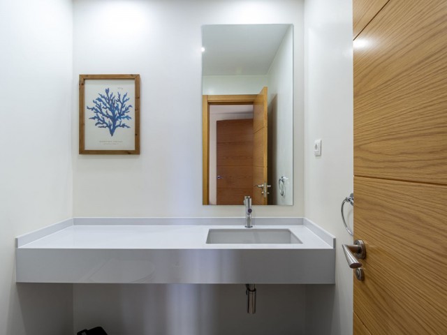 Penthouse avec 3 Chambres  à Guadalmina Baja