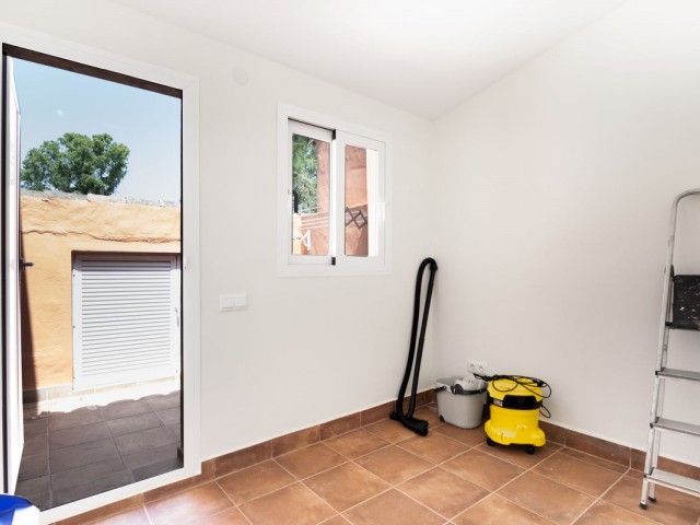 Penthouse avec 3 Chambres  à Guadalmina Baja