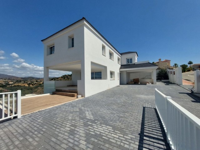 Villa avec 4 Chambres  à Mijas Golf