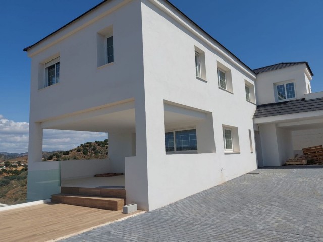 Villa avec 4 Chambres  à Mijas Golf