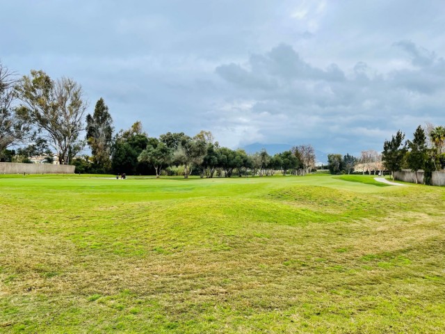  Grundstück in Guadalmina Baja