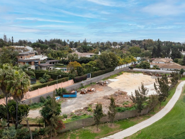  Grundstück in Guadalmina Baja