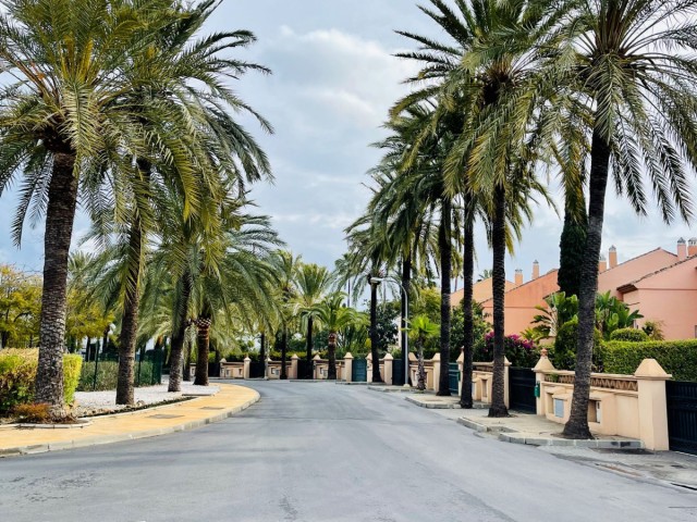  Grundstück in Guadalmina Baja