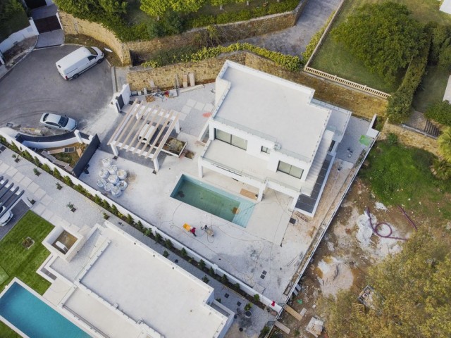 Villa New Golden Mile - R4014655