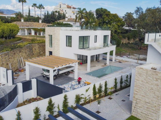 6 Sovrums Villa i New Golden Mile