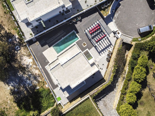 6 Bedrooms Villa in New Golden Mile