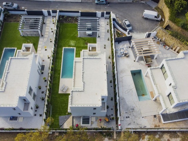 6 Bedrooms Villa in New Golden Mile