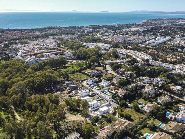 6 Bedrooms Villa in New Golden Mile