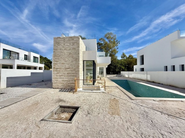 6 Bedrooms Villa in Atalaya