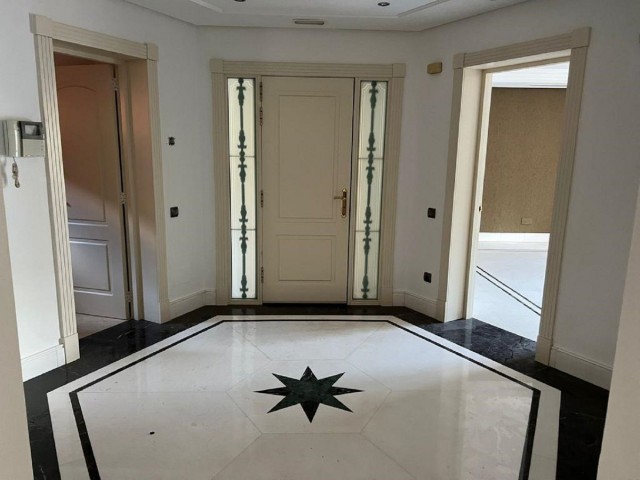 Appartement avec 3 Chambres  à Puerto Banús