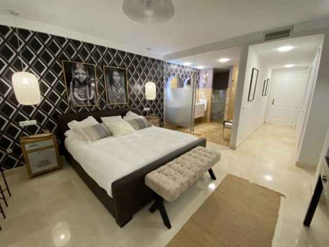 Apartment, Nueva Andalucia, R4016794