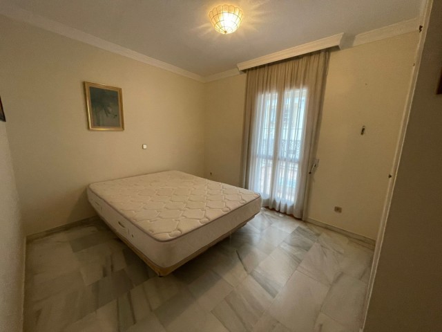 Maison mitoyenne avec 5 Chambres  à Estepona