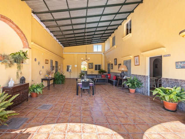 12 Sovrums Villa i Alhaurín el Grande