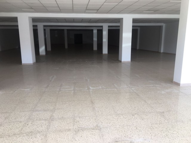 Comercial con 0 Dormitorios  en San Roque