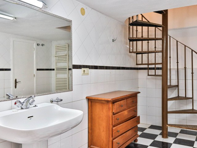 Maison mitoyenne avec 4 Chambres  à Mijas
