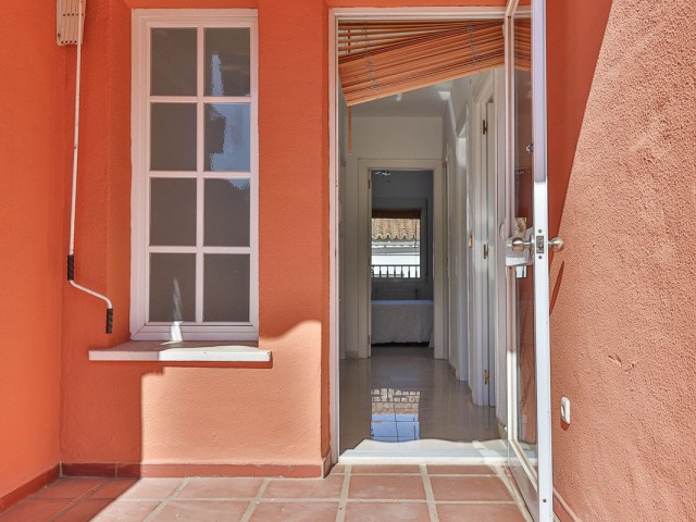 Maison mitoyenne avec 4 Chambres  à Mijas