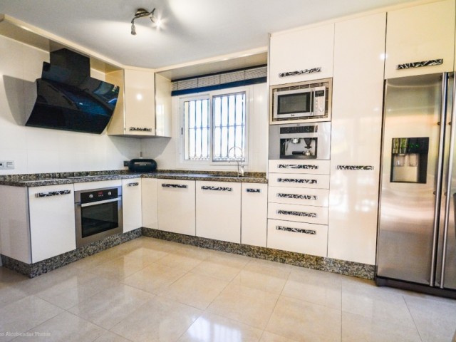 Villa avec 5 Chambres  à Mijas Costa