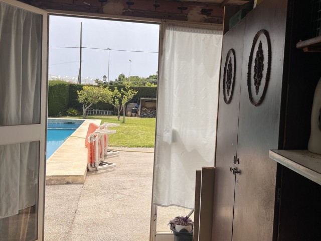 Villa con 5 Dormitorios  en Selwo