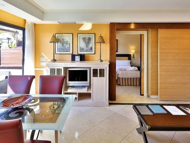 Penthouse avec 2 Chambres  à Puerto Banús