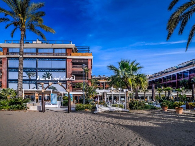 Penthouse avec 2 Chambres  à Puerto Banús
