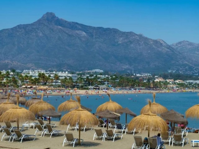 Penthouse avec 2 Chambres  à Puerto Banús