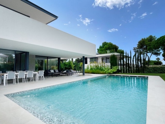 5 Bedrooms Villa in The Golden Mile
