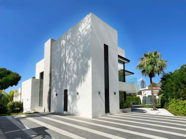 5 Bedrooms Villa in The Golden Mile