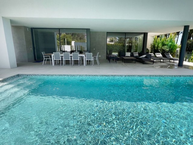 5 Bedrooms Villa in The Golden Mile