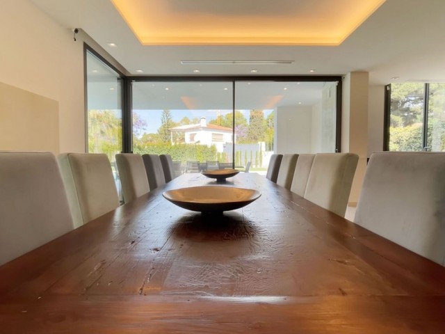 5 Bedrooms Villa in The Golden Mile